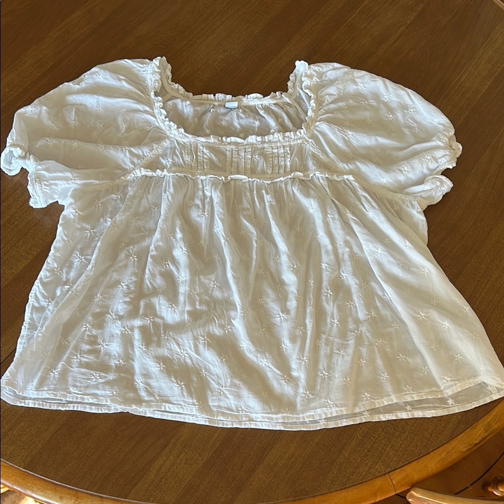 Old Navy White flowy puff sleeved Top
